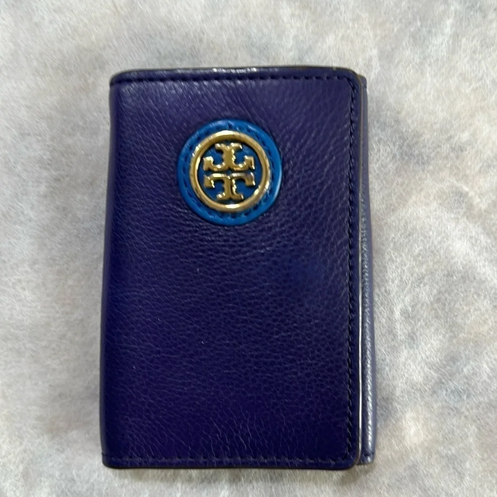 Tory Burch Soft Purple Leather 6- Key and Card Holder with Green Interior